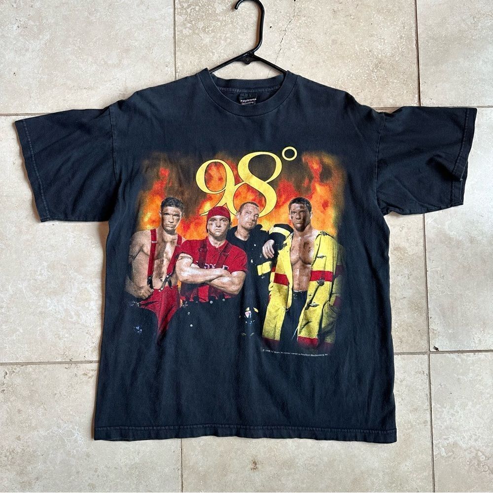 Vintageโ1998ย 98ยฐโโHeatโitโupโโtourโt-shirt